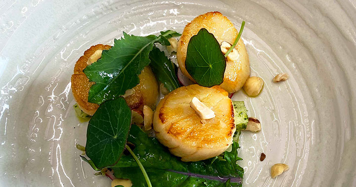 Taransay House contains a modern spacious restaurant offering great Scottish food and drink including seafood