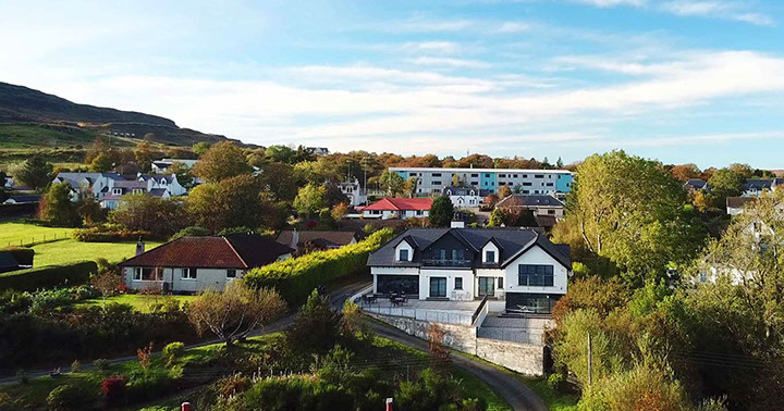 Taransay House Luxury Bed and Breakfast Accommodation is located in Portree on the Isle of Skye