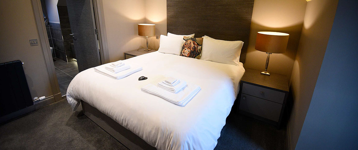 Taransay House contains comfortable Super King Size Double Beds with WIFI Internet access and sea views in Portree