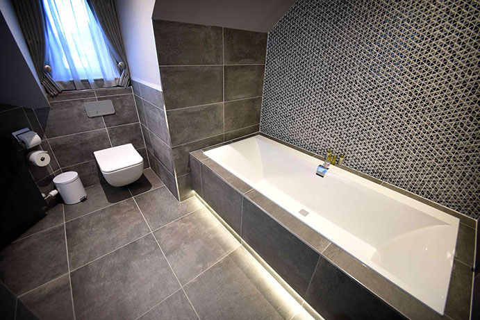 Taransay House Luxury Bed and Breakfast in Portree offers En Suite Bathrooms with modern facilities