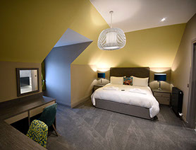 Taransay House contains spacious modern Super King Size Double Beds with En Suite Bathrooms