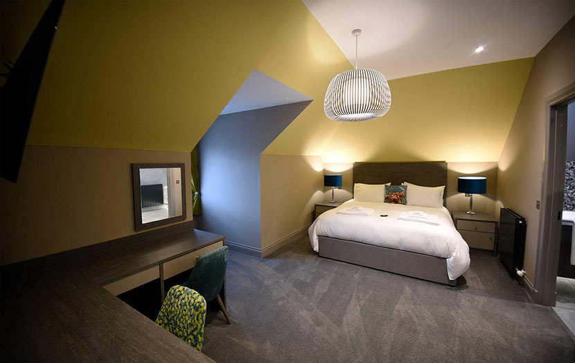 Taransay House contains spacious modern Super King Size Double Beds with En Suite Bathrooms