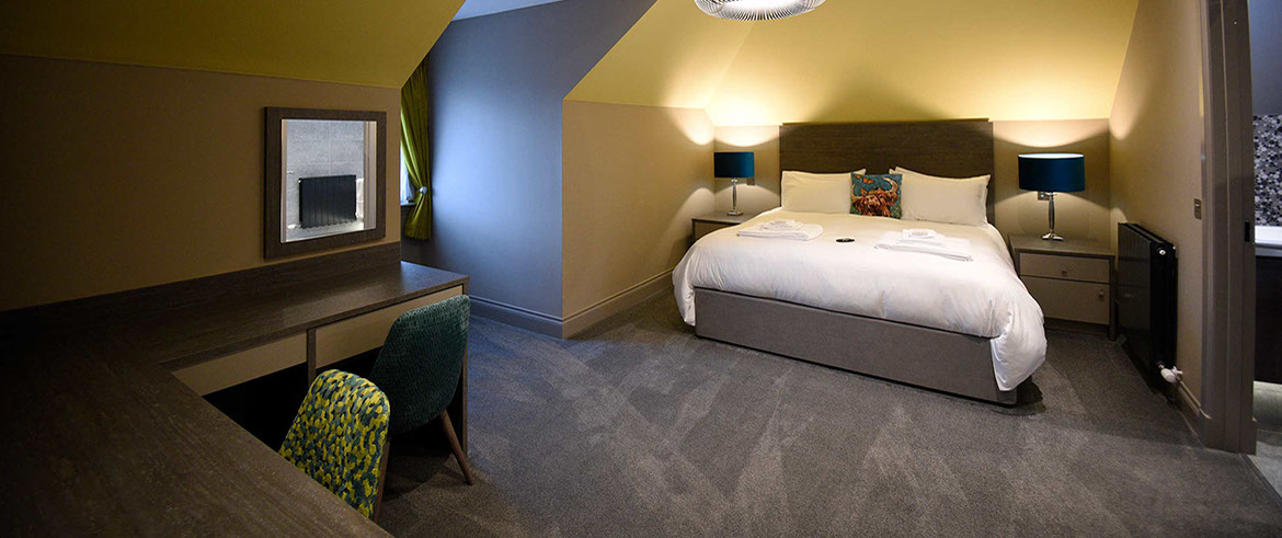 Taransay House offers spacious Super King Size Double bedrooms with en suite bathrooms