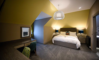 Taransay House offers spacious Super King Size Double bedrooms with en suite bathrooms