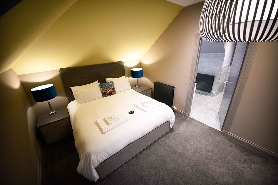 Taransay House Luxury Bed and Breakfast Accomodation in Portree contains Super King Size Double Beds