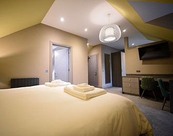 Taransay House Luxury Bed and Breakfast Accommodation in Portree offers stunning spacious rooms