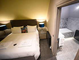 Taransay House luxury bed and breakfast accommodation in Portree with sea views