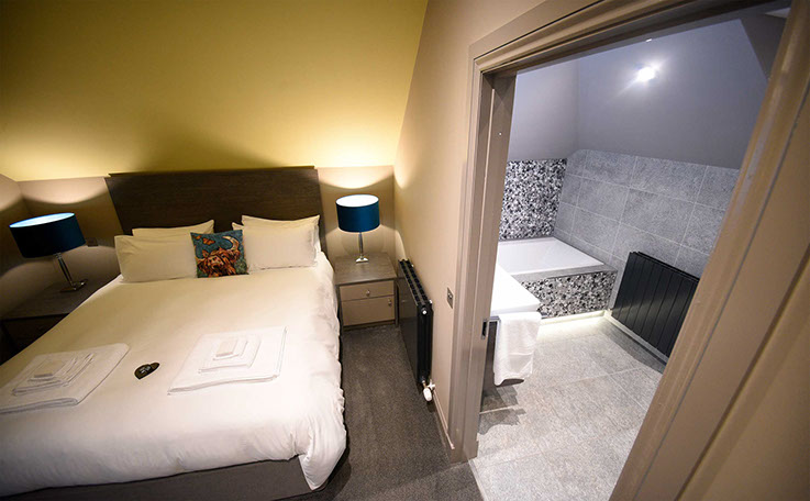 Taransay House luxury bed and breakfast accommodation in Portree with sea views