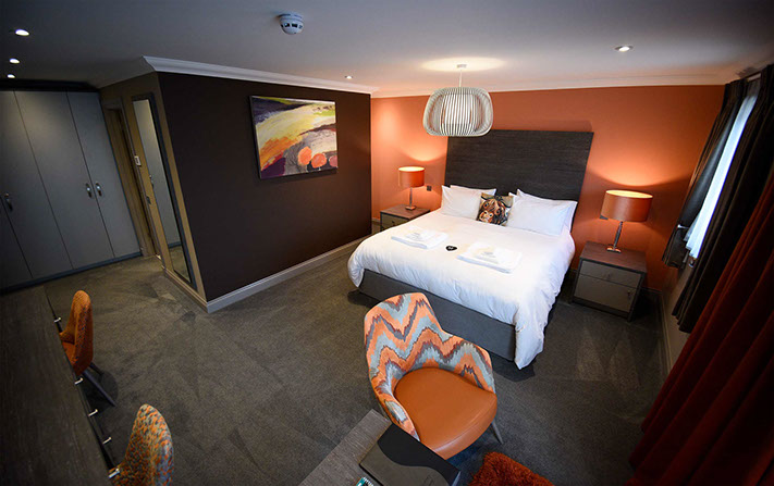 Taransay House contains Super King Size Double Beds with En suite luxury bathrooms