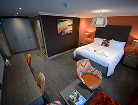 Taransay House Luxury Bed and Breakfast Accommodation in Portree has spacious rooms with sea views