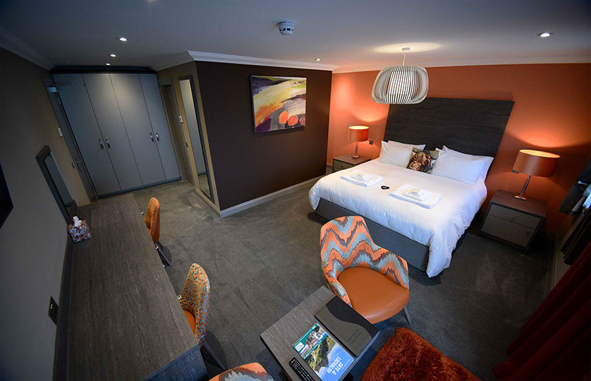 Taransay House Luxury Bed and Breakfast Accommodation in Portree has spacious rooms with sea views