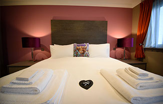 Stay in comfort at Taransay House luxury bed and breakfast accommodation in Portree with sea views