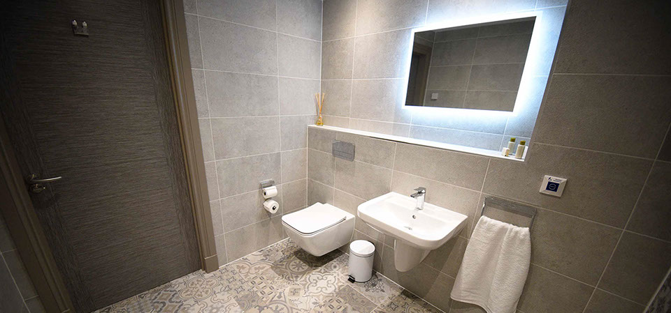 Taransay House luxury bed and breakfast accommodation in Portree offers spacious en suite bathrooms