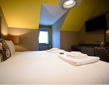 Enjoy luxury facilities at Taransay House Bed and Breakfast Accommodation in Portree with Sea Views