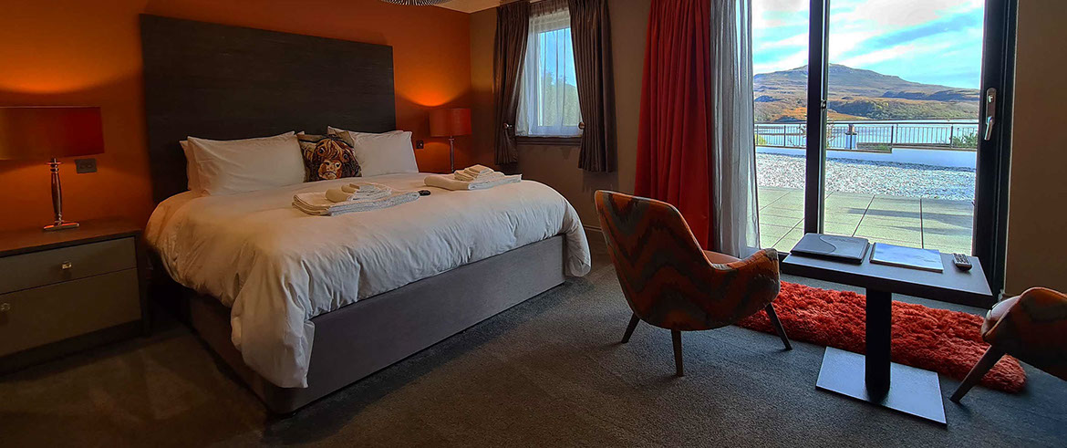 Taransay House is a luxury bed and breakfast accommodation with stunning sea views in Portree