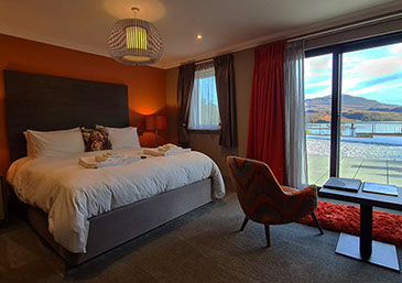 Taransay House is a luxury bed and breakfast accommodation with stunning sea views in Portree